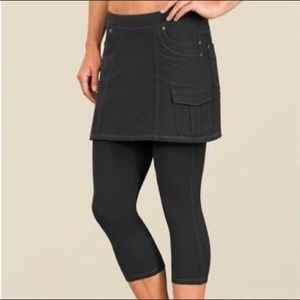 Athleta 2 in 1 skirt and Capri leggings Bettona